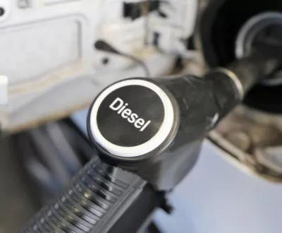 Zoom sur un réservoir diesel d'une voiture en Wallonie