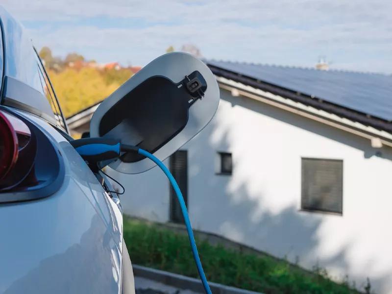 Recharge de sa voiture à son domestique