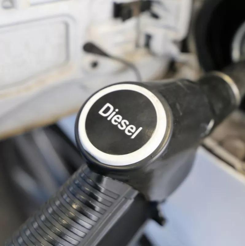 Zoom sur un réservoir diesel d'une voiture en Wallonie